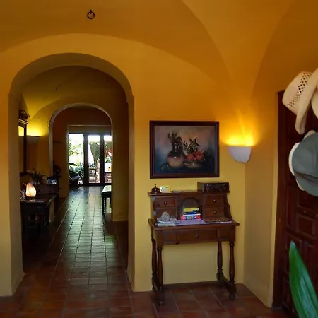 카사 루랄 돈 알바로 데 루나 *